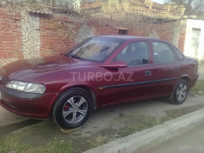 Opel Vectra 1996, 200,000 km - 1.6 l - Gəncə