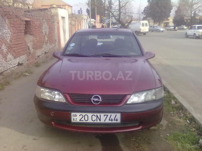 Opel Vectra 1996, 200,000 km - 1.6 l - Gəncə