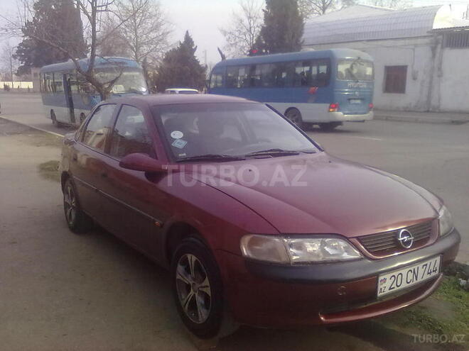Opel Vectra 1996, 200,000 km - 1.6 l - Gəncə