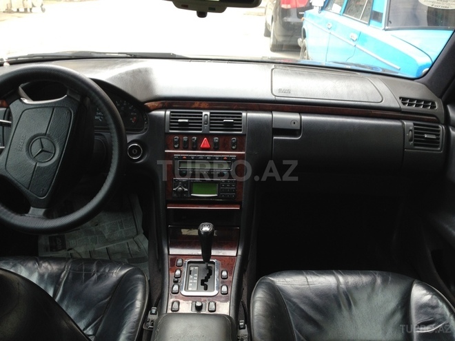 Mercedes E 320 1996, 370,000 km - 3.2 л - Bakı