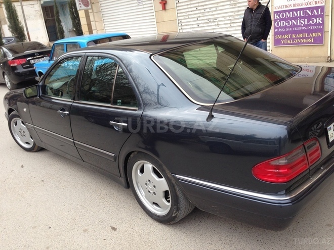 Mercedes E 320 1996, 370,000 km - 3.2 л - Bakı