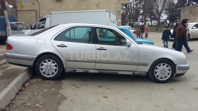 Mercedes E 240 1997, 255,500 km - 2.4 l - Bakı