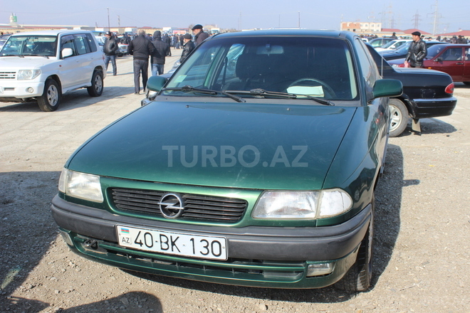 Opel Astra 1996, 250,000 km - 1.6 l - Bakı
