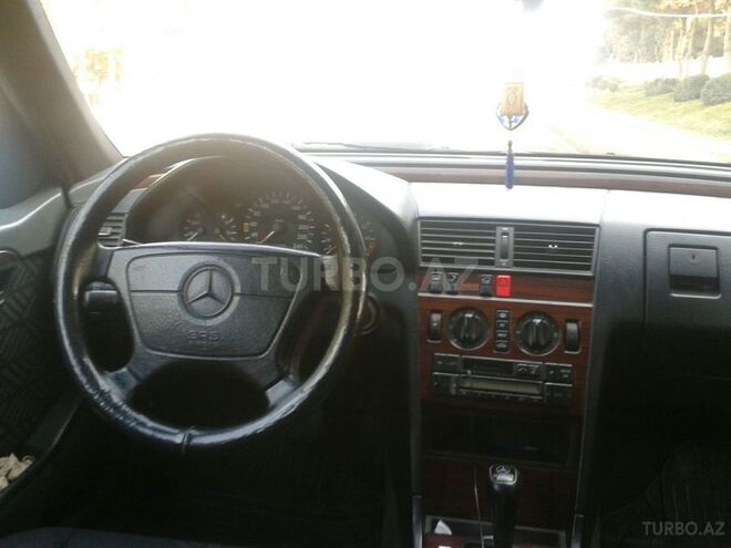 Mercedes C 200 1995, 233,937 km - 2.0 л - Bakı