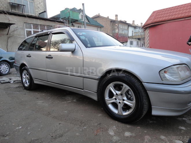 Mercedes C 220 2000, 275,000 km - 2.2 l - Bakı