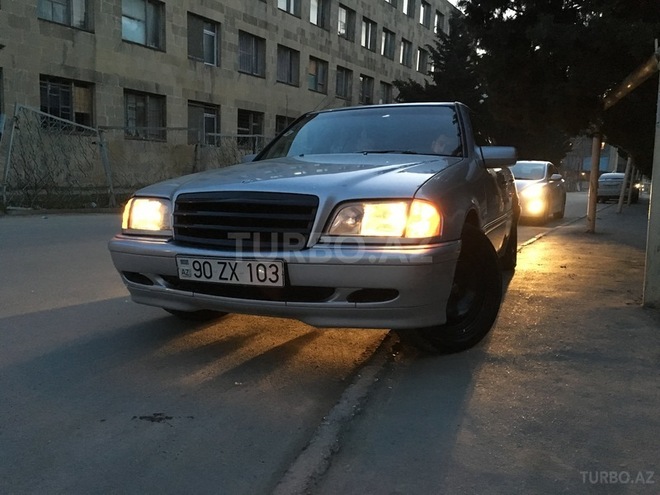 Mercedes C 220 1999, 225,000 km - 2.2 л - Bakı