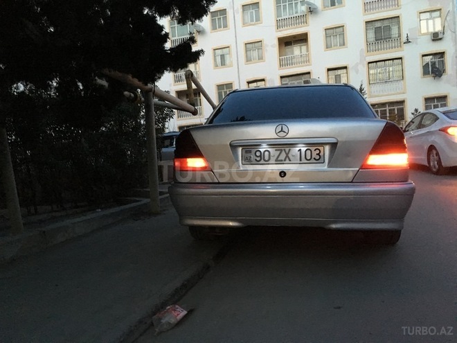 Mercedes C 220 1999, 225,000 km - 2.2 л - Bakı