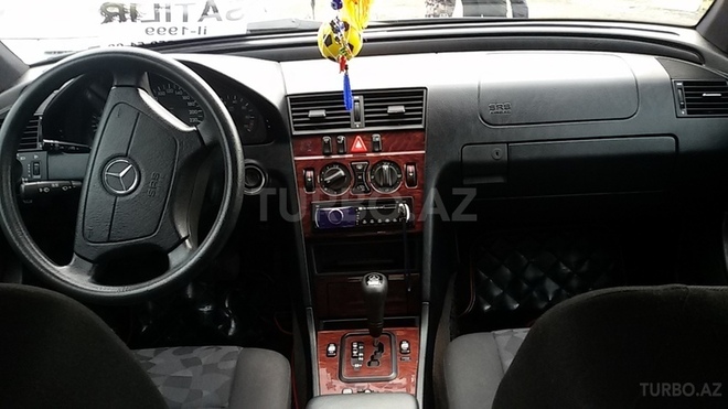 Mercedes C 220 1999, 260,000 km - 0.2 л - Zaqatala