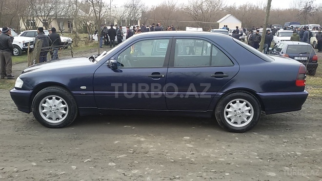 Mercedes C 220 1999, 260,000 km - 0.2 л - Zaqatala