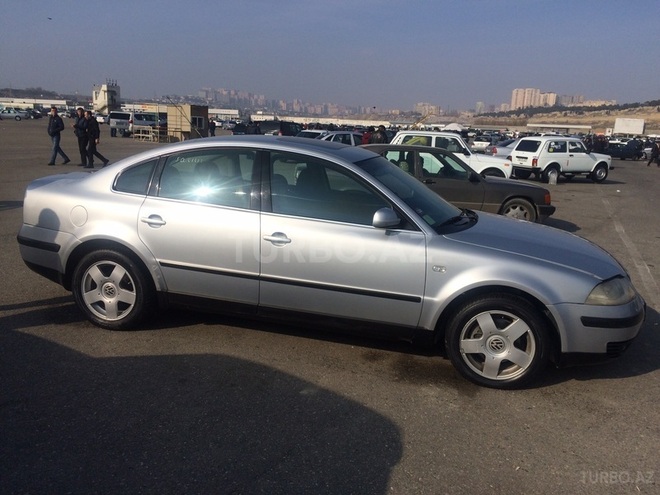 Volkswagen Passat 2001, 160,000 km - 1.8 l - Bakı