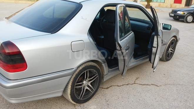 Mercedes C 220 1998, 232,000 km - 2.2 l - Bakı