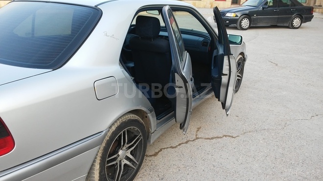 Mercedes C 220 1998, 232,000 km - 2.2 l - Bakı