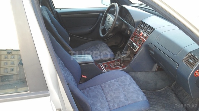 Mercedes C 220 1998, 232,000 km - 2.2 l - Bakı