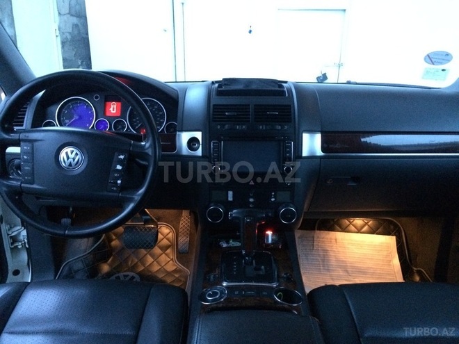 Volkswagen Touareg 2004, 219,000 km - 3.2 л - Bakı
