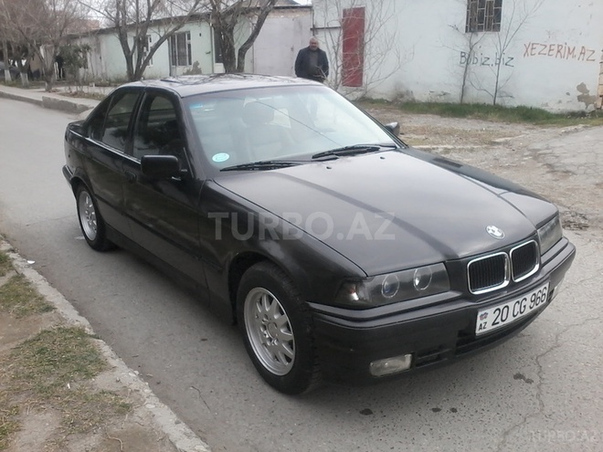 BMW 316 1992, 300,000 km - 1.6 l - Sumqayıt