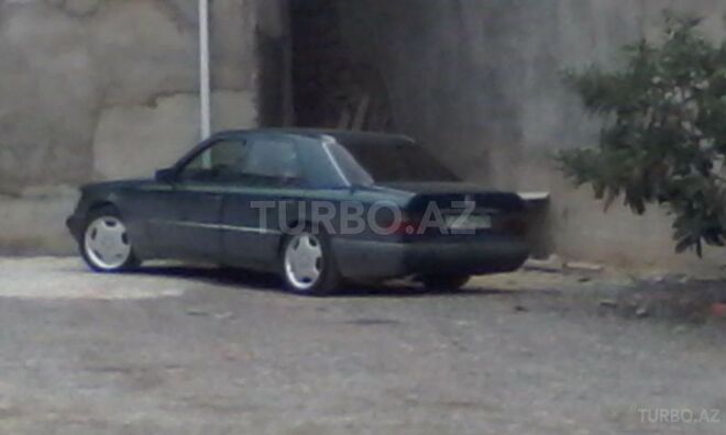 Mercedes E 300 1995, 367,000 km - 3.0 l - Bakı