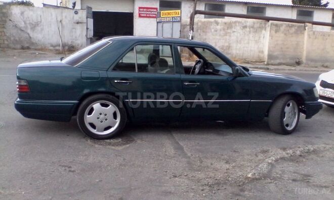 Mercedes E 300 1995, 367,000 km - 3.0 l - Bakı