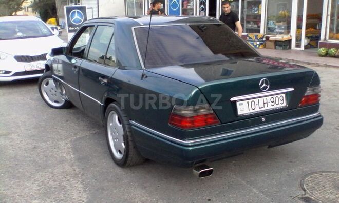 Mercedes E 300 1995, 367,000 km - 3.0 l - Bakı