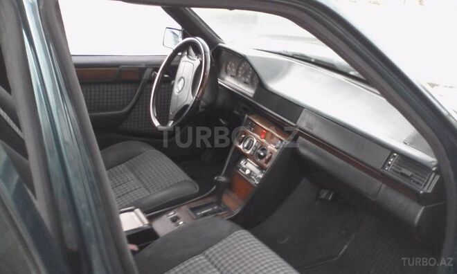 Mercedes E 300 1995, 367,000 km - 3.0 l - Bakı