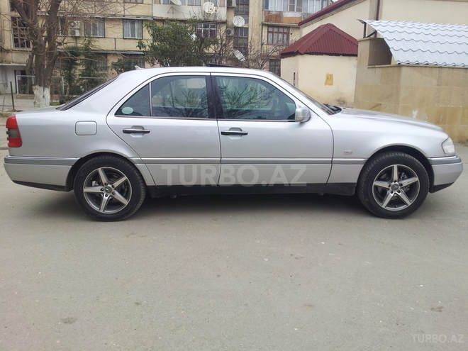 Mercedes C 230 1997, 220,000 km - 2.3 l - Bakı