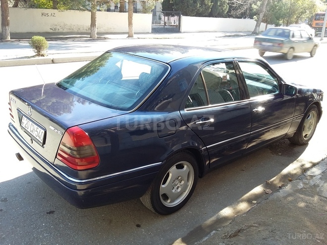 Mercedes C 220 1995, 380,000 km - 2.2 l - Sumqayıt
