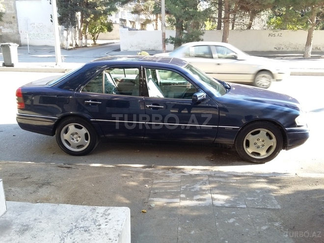 Mercedes C 220 1995, 380,000 km - 2.2 l - Sumqayıt