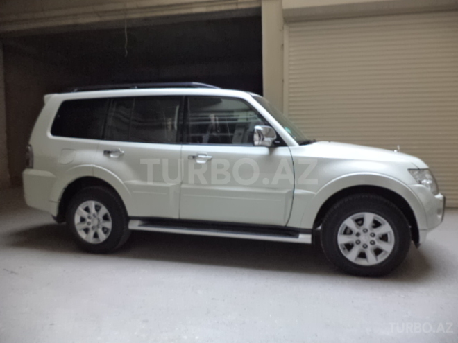 Mitsubishi Pajero 2011, 90,500 km - 3.5 л - Bakı