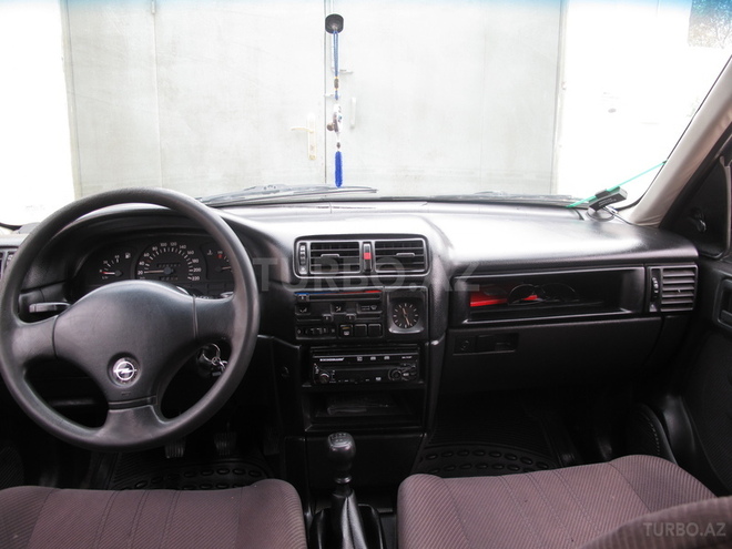 Opel Vectra 1992, 255,090 km - 2.0 l - Bakı