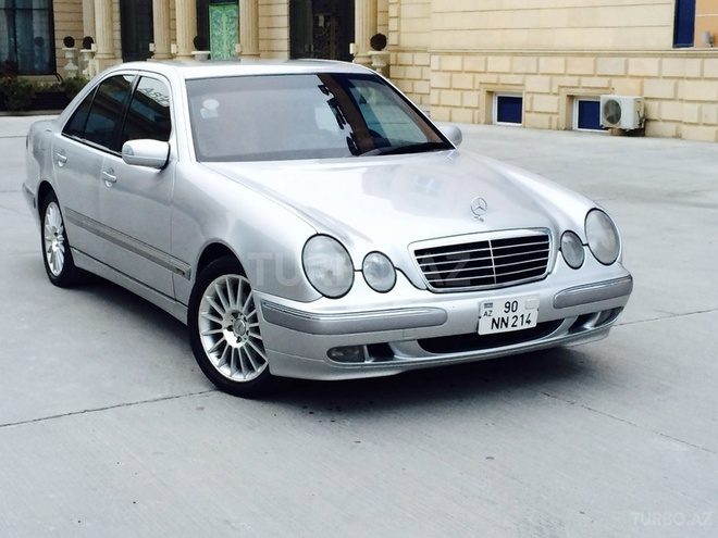 Mercedes E 220 2000, 255,000 km - 2.2 l - Bakı