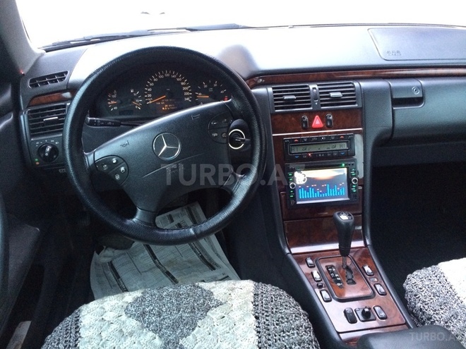 Mercedes E 220 2000, 255,000 km - 2.2 l - Bakı