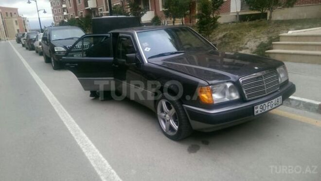 Mercedes E 220 1993, 312,000 km - 2.2 л - Bakı