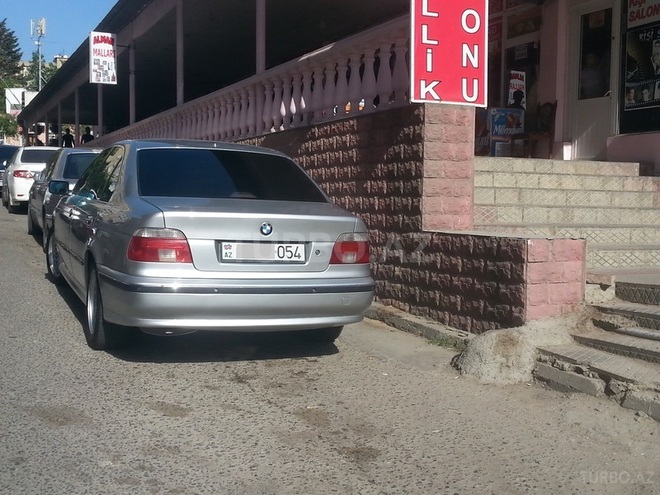 BMW 525 1999, 403,000 km - 2.5 l - Bakı