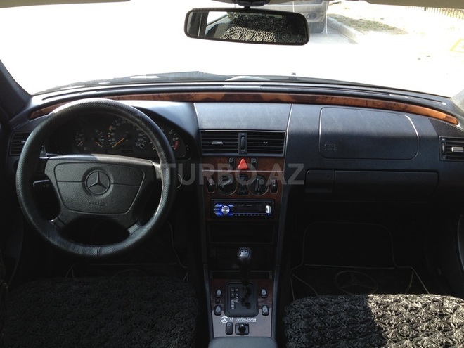 Mercedes C 220 1997, 42,022 km - 2.2 l - Bakı
