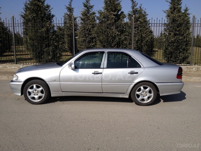 Mercedes C 220 1997, 42,022 km - 2.2 l - Bakı