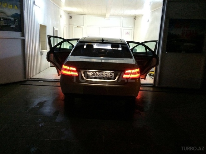 Mercedes E 350 2012, 69,379 km - 3.5 l - Bakı