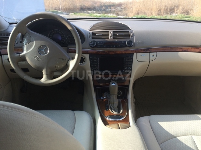 Mercedes E 320 2002, 200,000 km - 3.2 л - Bakı