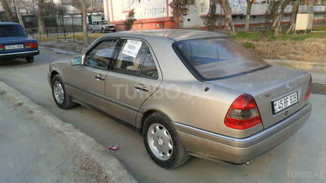 Mercedes C 220 1994, 211,578 km - 2.2 l - Mingəçevir