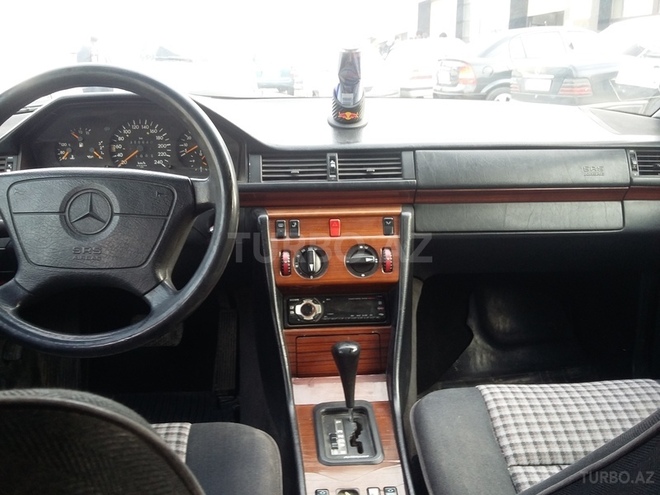 Mercedes E 200 1994, 287,000 km - 2.0 л - Sumqayıt