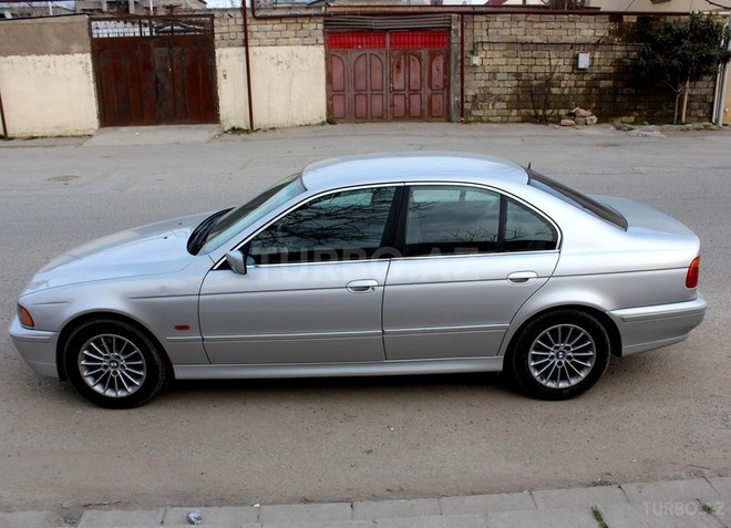 BMW 525 2002, 215,000 km - 2.5 l - Bakı