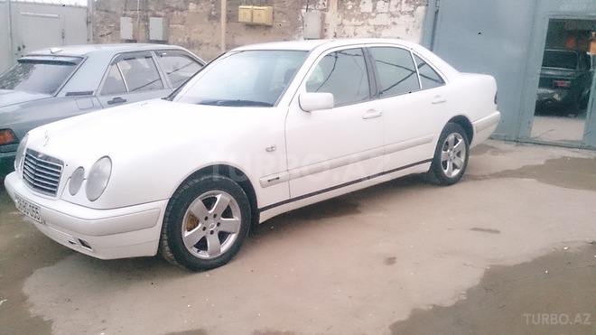 Mercedes E 240 1998, 320,000 km - 2.4 l - Bakı