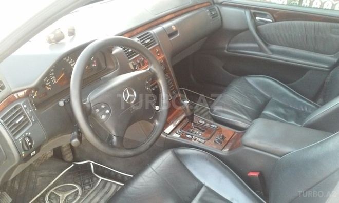 Mercedes E 270 2000, 205,762 km - 2.7 л - Bakı