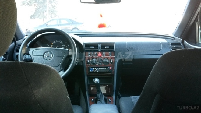 Mercedes C 220 1999, 250,000 km - 2.2 l - Gəncə