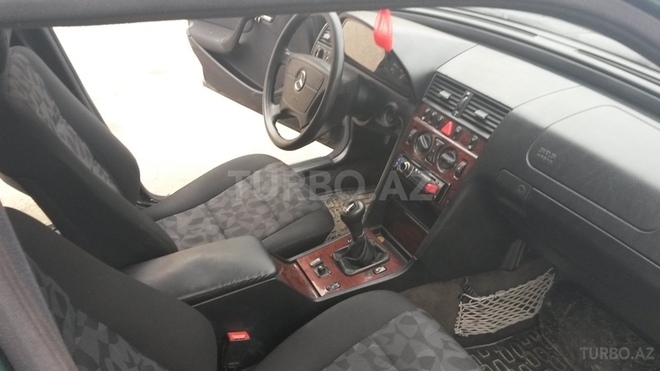 Mercedes C 220 1999, 250,000 km - 2.2 l - Gəncə