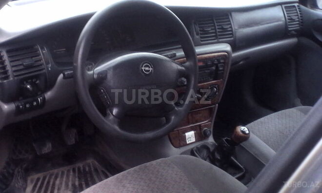 Opel Vectra 1996, 210,000 km - 1.7 l - Bakı