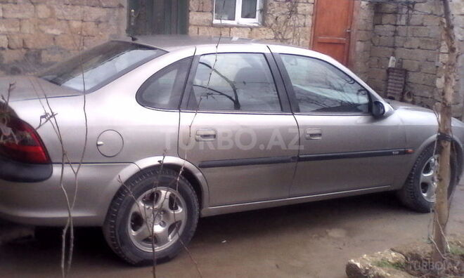 Opel Vectra 1996, 210,000 km - 1.7 l - Bakı
