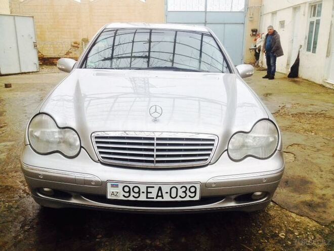 Mercedes C 240 2001, 168,000 km - 2.6 l - Sumqayıt
