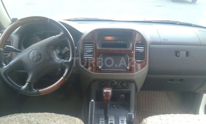 Mitsubishi Pajero 2004, 264,000 km - 3.0 l - Bakı