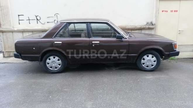 Toyota Carina 1982, 390,000 km - 1.6 l - Bakı