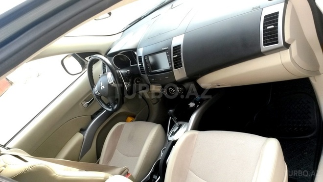 Mitsubishi Outlander 2009, 128,000 km - 2.4 l - Bakı