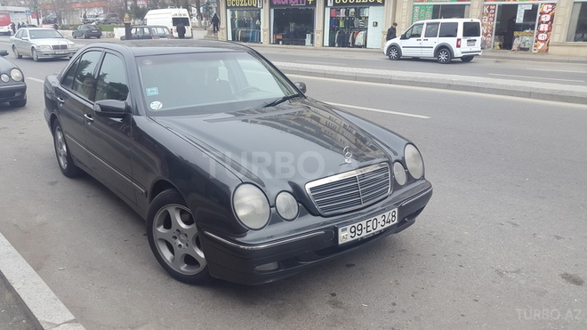 Mercedes E 220 2001, 248,000 km - 2.2 l - Bakı
